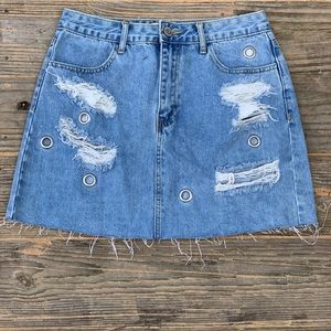 Forever 21 | Raw Edge Shredded Jean Rivet Skirt 28